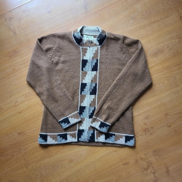 Handmade Equadorian Alpaca Cardigan Sweater - Picture 7 of 13